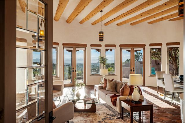 40 N Vuelta Herradura, Santa Fe, NM 87506