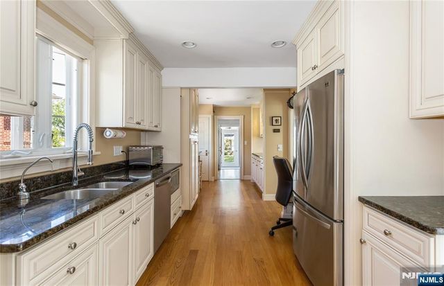 256 Raymond Street, Hasbrouck Heights, NJ 07604