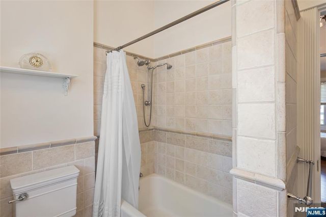 256 Raymond Street, Hasbrouck Heights, NJ 07604