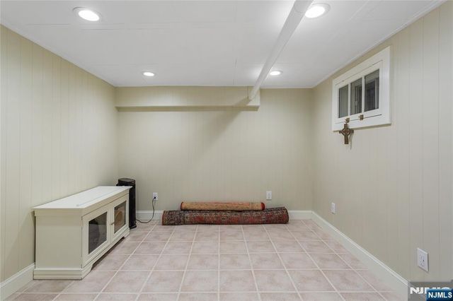 256 Raymond Street, Hasbrouck Heights, NJ 07604