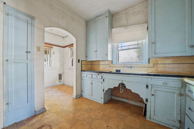 423 Preston Ave, Ione, CA 95640