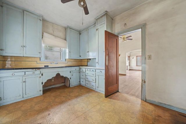 423 Preston Ave, Ione, CA 95640