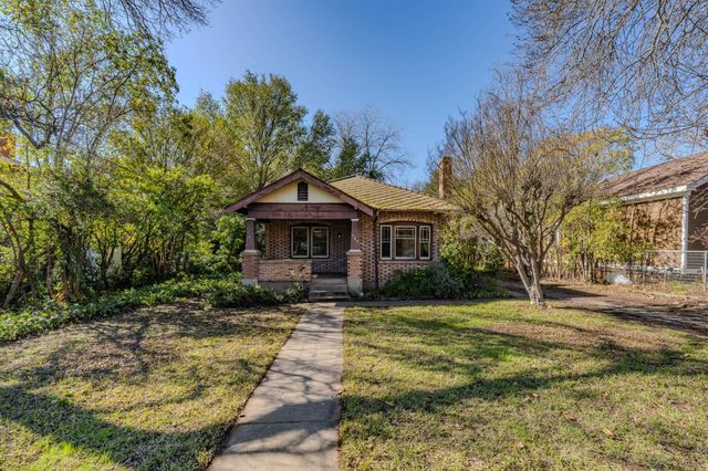 423 Preston Ave, Ione, CA 95640