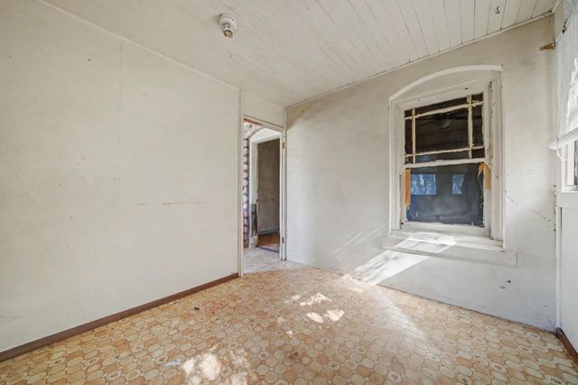 423 Preston Ave, Ione, CA 95640