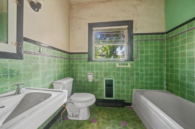 423 Preston Ave, Ione, CA 95640