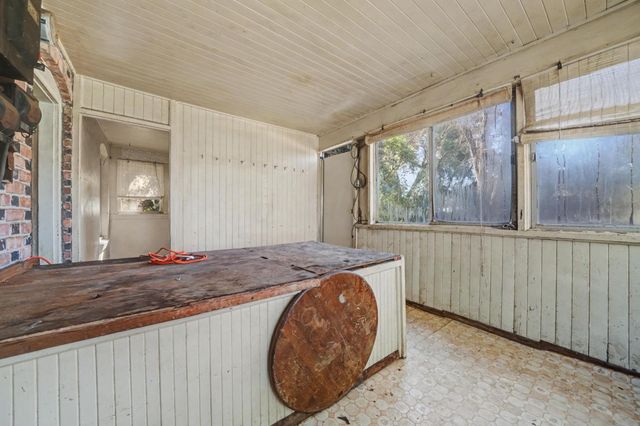 423 Preston Ave, Ione, CA 95640