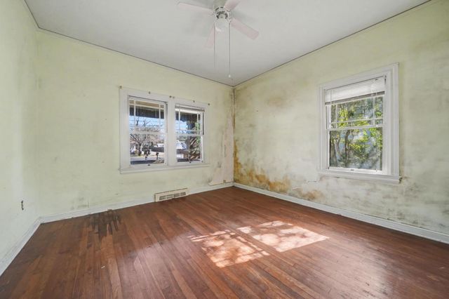 423 Preston Ave, Ione, CA 95640