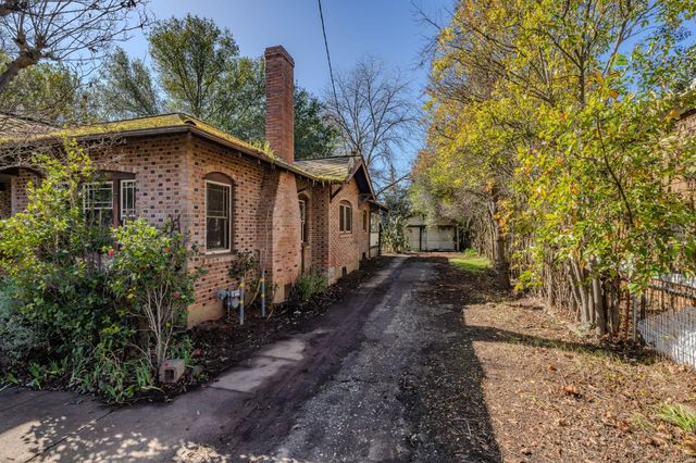 423 Preston Ave, Ione, CA 95640