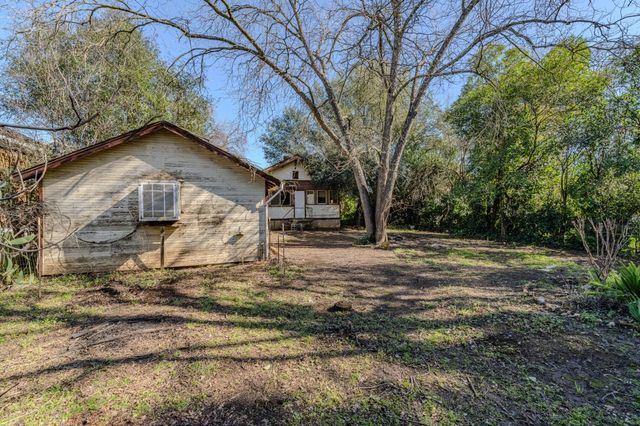 423 Preston Ave, Ione, CA 95640