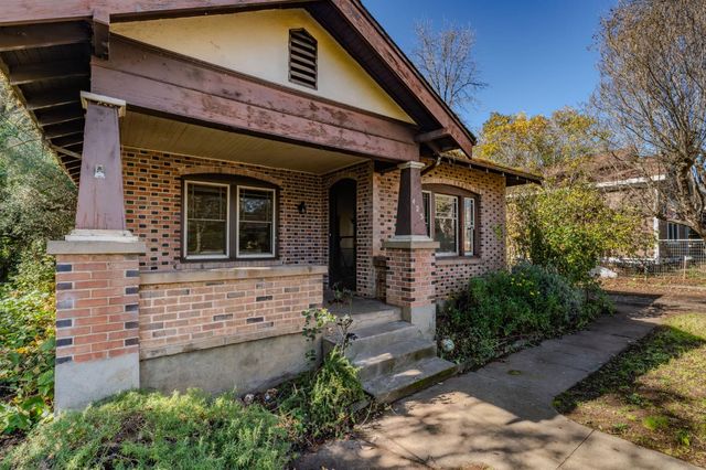 423 Preston Ave, Ione, CA 95640