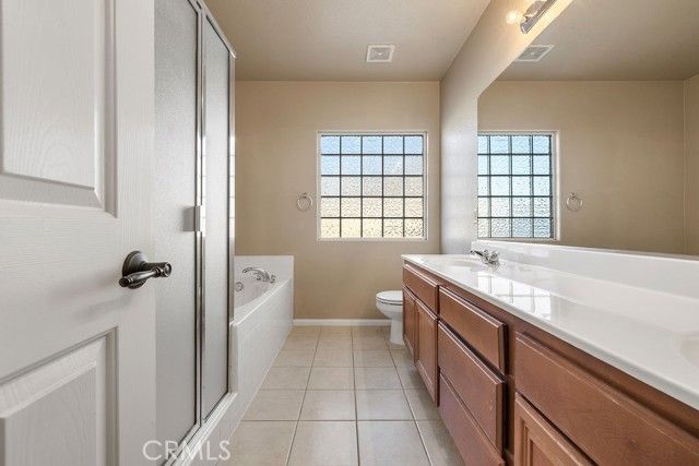 6834 Phoenix Court, Hesperia, CA 92345