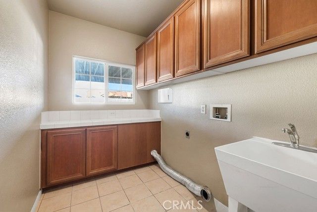 6834 Phoenix Court, Hesperia, CA 92345