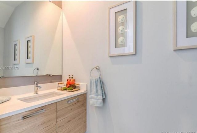 1400 NE 6 St 1400, Fort Lauderdale, FL 33304