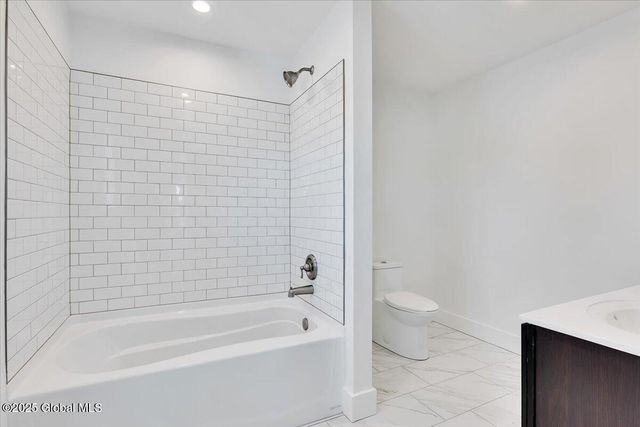 20 Brayton Road, Queensbury, NY 12845