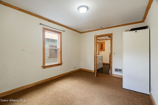 210 W 3rd Ave, Clark Fork, ID 83811