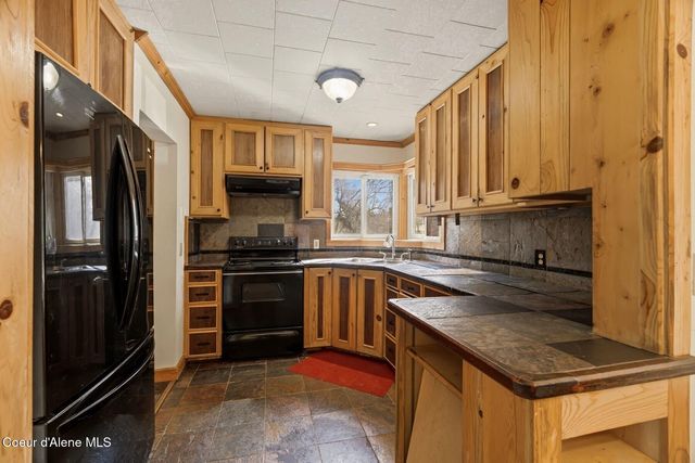 210 W 3rd Ave, Clark Fork, ID 83811