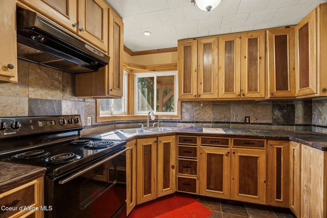 210 W 3rd Ave, Clark Fork, ID 83811