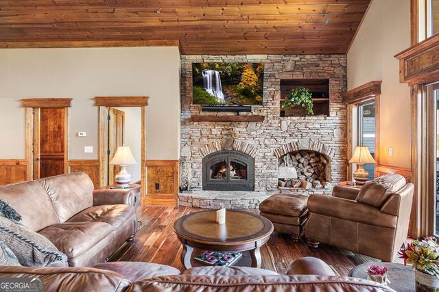 577 Beech Cove Drive, Hiawassee, GA 30546