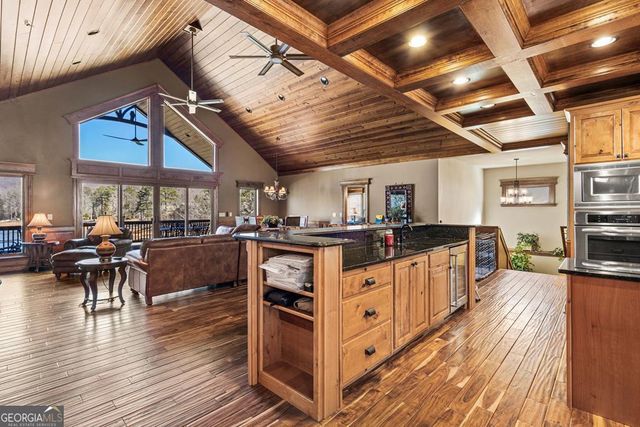 577 Beech Cove Drive, Hiawassee, GA 30546