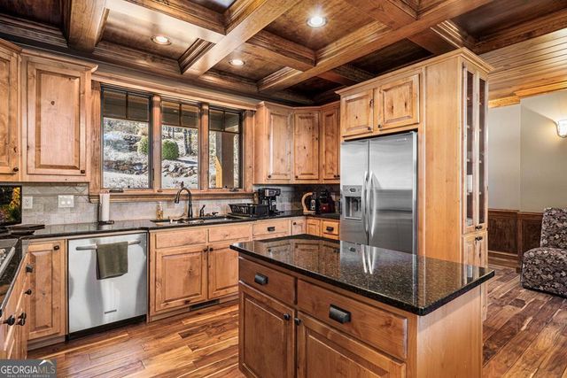 577 Beech Cove Drive, Hiawassee, GA 30546