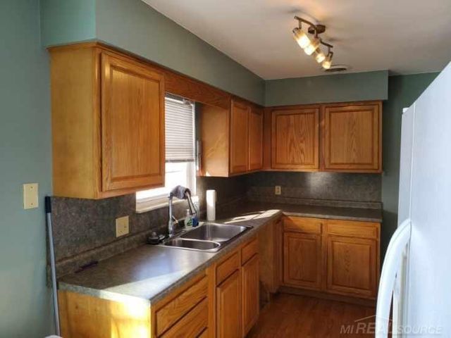 816 Virginia Avenue, Marysville, MI 48040