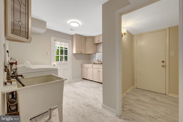 9127 SOUTHWICK ST, Fairfax, VA 22031