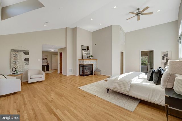 9127 SOUTHWICK ST, Fairfax, VA 22031