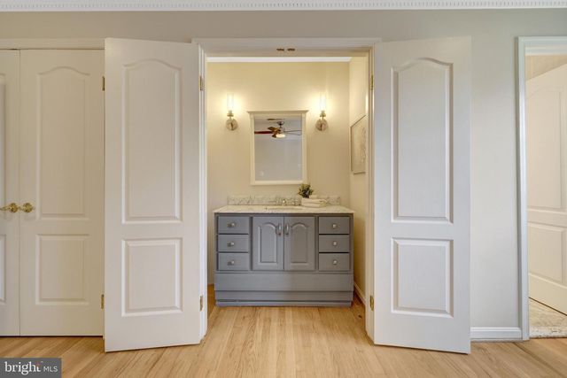 9127 SOUTHWICK ST, Fairfax, VA 22031