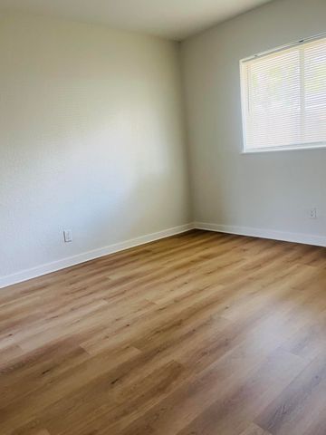 590 NW 40th Court, Oakland Park, FL 33309