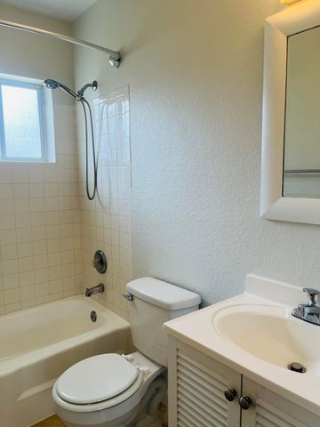 590 NW 40th Court, Oakland Park, FL 33309