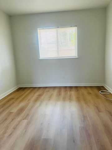 590 NW 40th Court, Oakland Park, FL 33309