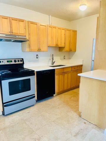 590 NW 40th Court, Oakland Park, FL 33309
