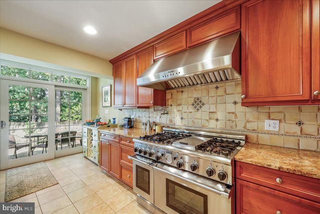 6 OLD STAGE CT, Rockville, MD 20852