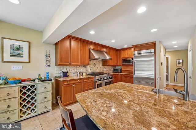 6 OLD STAGE CT, Rockville, MD 20852