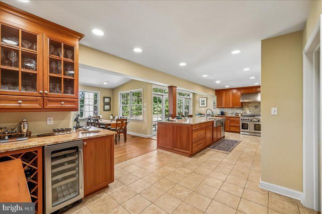 6 OLD STAGE CT, Rockville, MD 20852