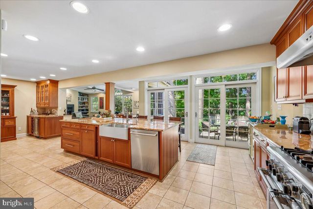 6 OLD STAGE CT, Rockville, MD 20852