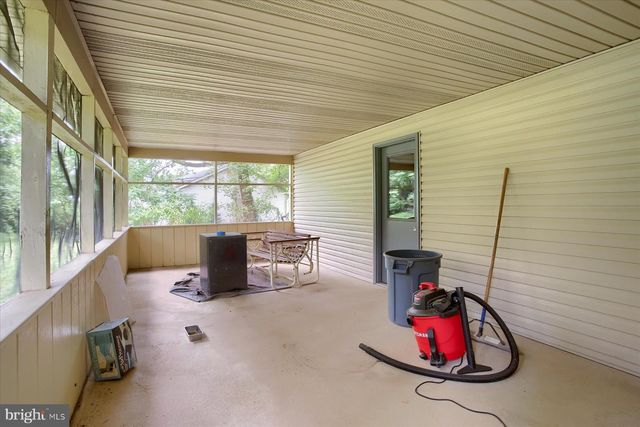 319 HILLCREST DR, New Cumberland, PA 17070