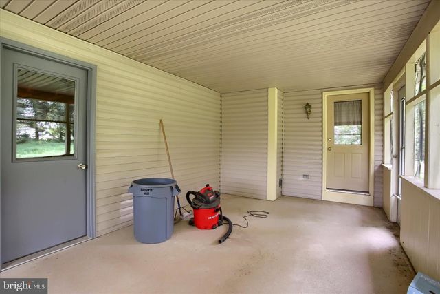 319 HILLCREST DR, New Cumberland, PA 17070