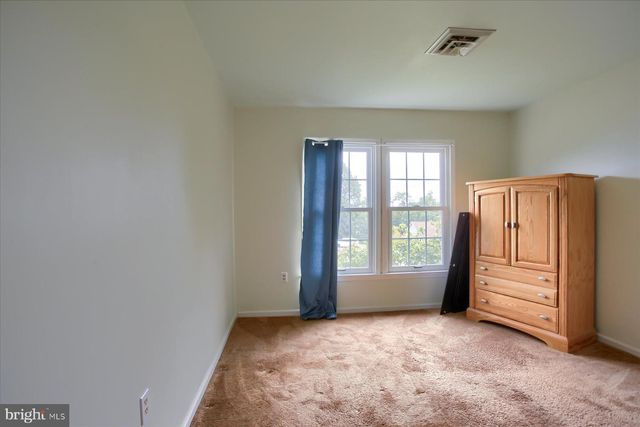 319 HILLCREST DR, New Cumberland, PA 17070