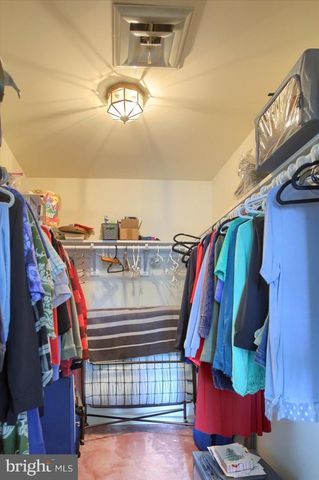 319 HILLCREST DR, New Cumberland, PA 17070