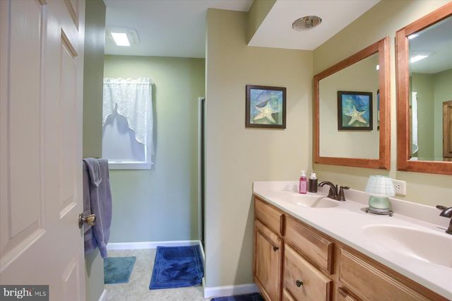 319 HILLCREST DR, New Cumberland, PA 17070