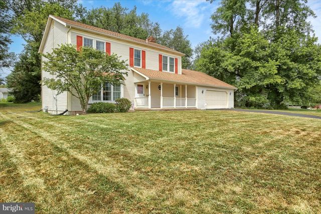 319 HILLCREST DR, New Cumberland, PA 17070