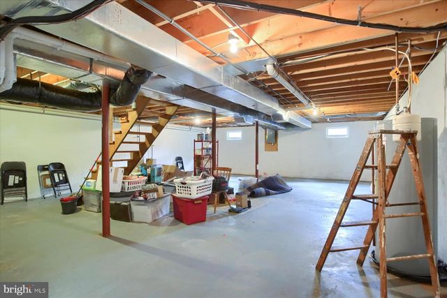 319 HILLCREST DR, New Cumberland, PA 17070