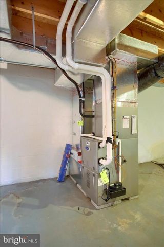 319 HILLCREST DR, New Cumberland, PA 17070