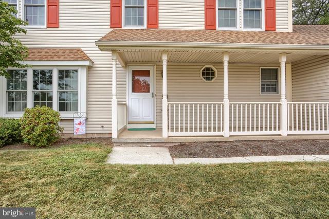 319 HILLCREST DR, New Cumberland, PA 17070
