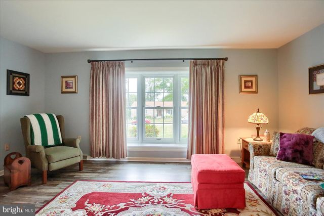 319 HILLCREST DR, New Cumberland, PA 17070