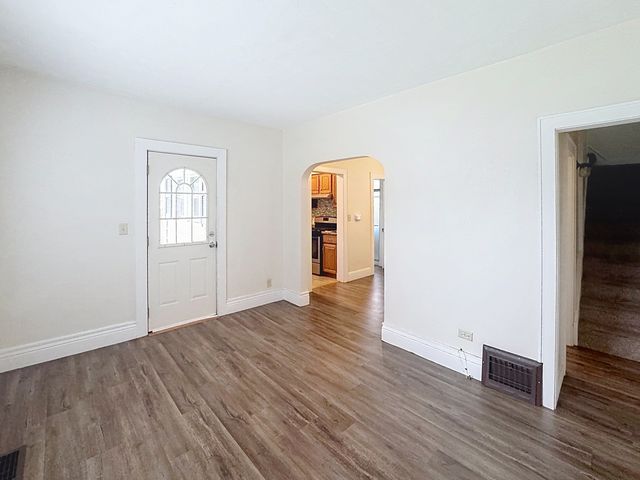 1156 33rd Avenue, Moline, IL 61265