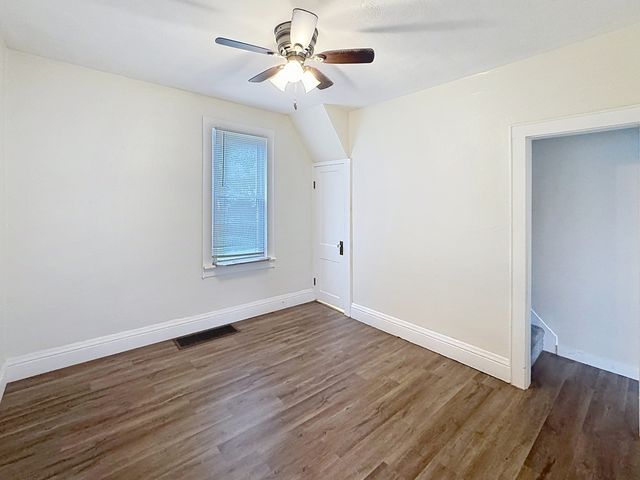1156 33rd Avenue, Moline, IL 61265