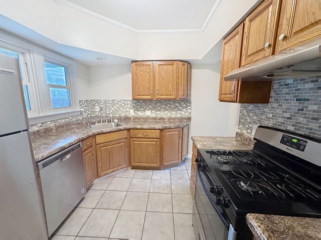 1156 33rd Avenue, Moline, IL 61265