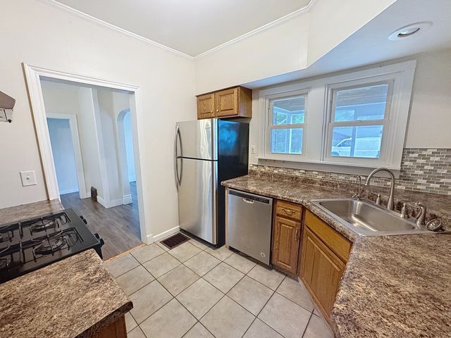 1156 33rd Avenue, Moline, IL 61265